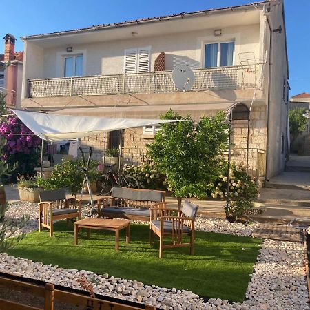 Apartments Bernarda, יזרה מראה חיצוני תמונה