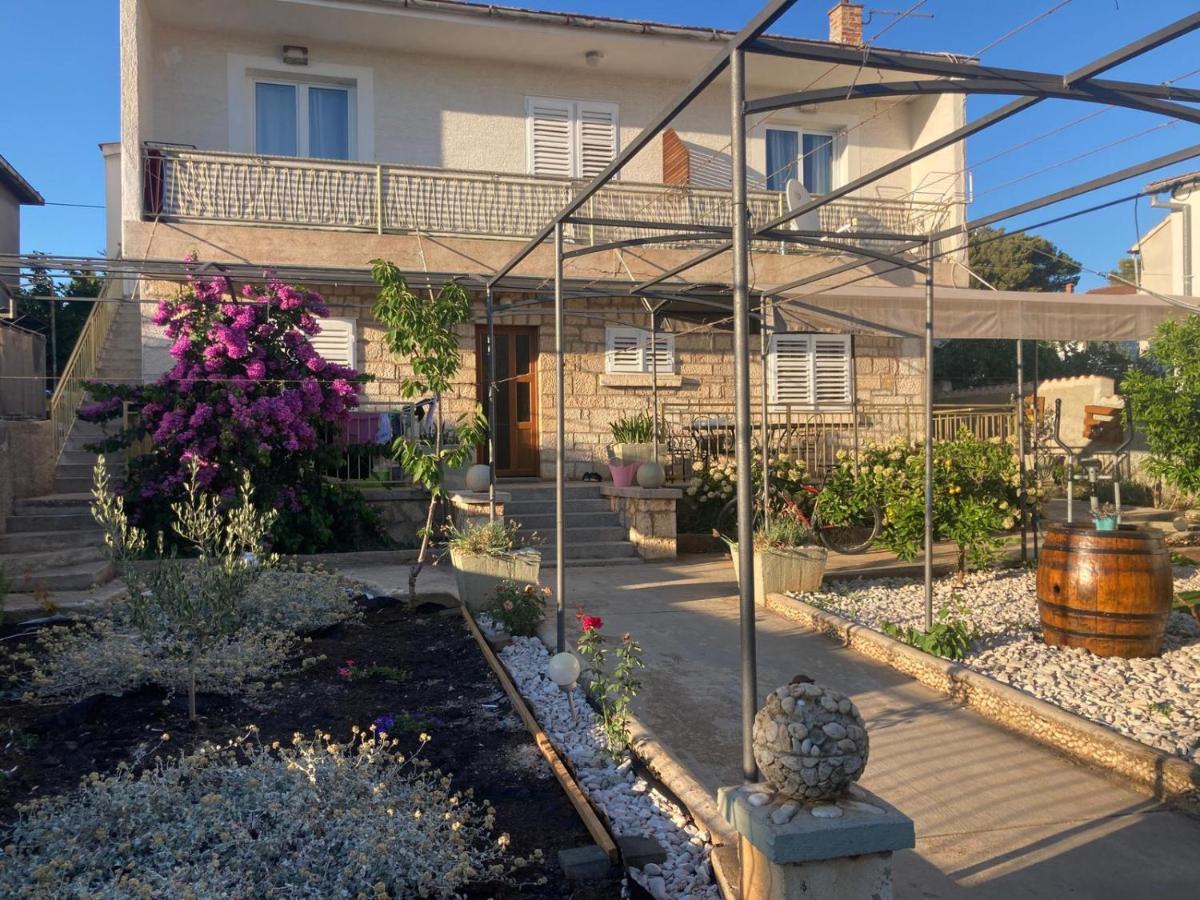 Apartments Bernarda, יזרה מראה חיצוני תמונה